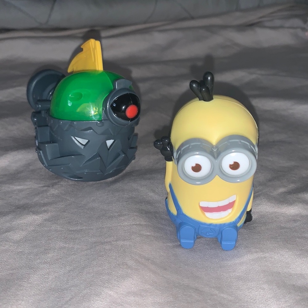 Despicable Me Toy Set Bundle of two (Minion & Machine) Action Figure Lot